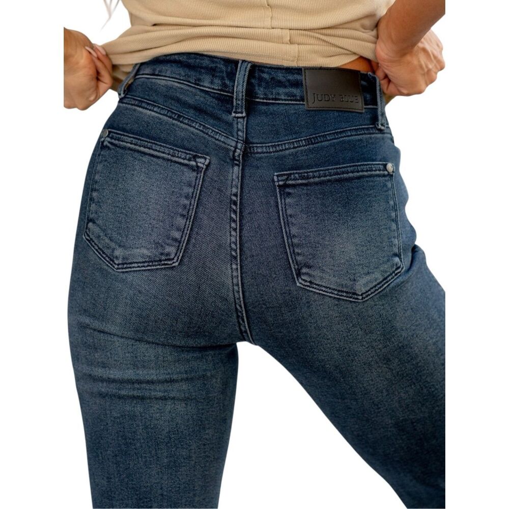 Judy Blue High Rise Button Fly Straight Leg Jeans Dark Wash Raw Hem Reg Plus NWT - Picture 3 of 10